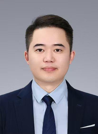 李龙